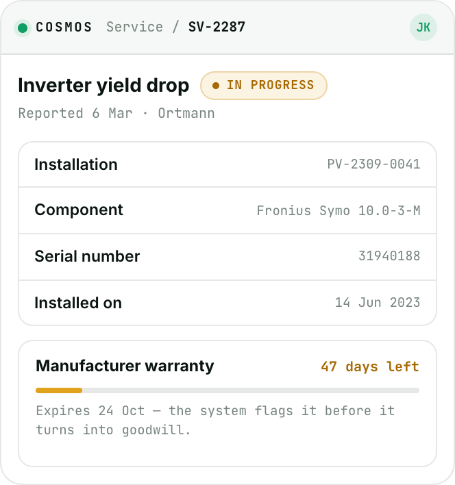 Cosmos service ticket SV-2287: inverter yield drop, serial number and 47 days of manufacturer warranty remaining.